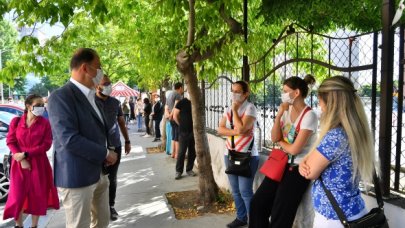 Beylikdüzü Belediye Başkanı Mehmet Murat Çalık öğrencilere moral verdi