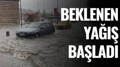 İstanbul'da yağmur başladı, yollar göle döndü