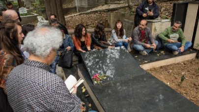 Tartışmalı mezar yeniden yapılacak