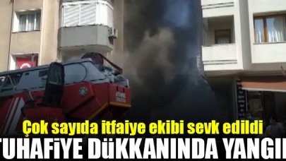 Kadıköy'deki tuhafiye dükkanında yangın! İtfaiye ekipleri sevk edildi