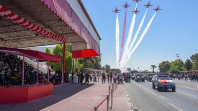 Türk Yıldızları'ndan KKTC'de gösteri uçuşu