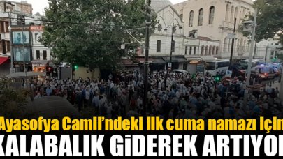 Ayasoyfa Camii çevresinde insan seli var! Kalabalık giderek artıyor