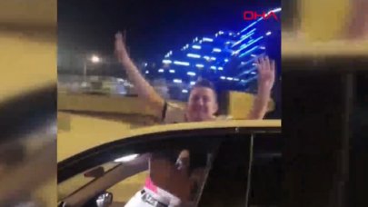 Trafikte makas terörü; Ayaklarını yan koltuğa uzattı, sunroof'tan çıkıp kollarını açtı