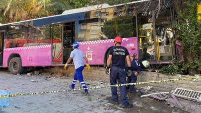 Kadıköy'de İETT otobüsü kaza yaptı: 4 yaralı