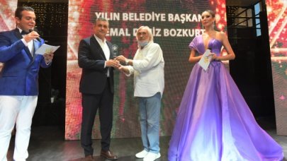 Esenyurt Belediye Başkanı Kemal Deniz Bozkurt yılın en iyisi oldu!