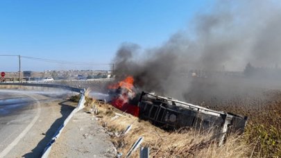 Silivri'de devrilen tanker alev aldı