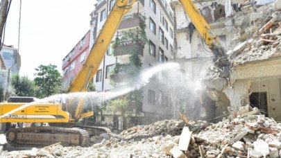 Avcılar'da bininci bina dönüşüm için yıkıldı