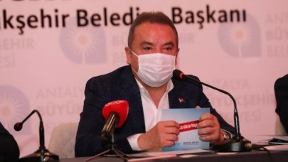 Muhittin Böcek'in sağlık durumu hakkında açıklama: Solunum cihazına bağlı olarak tedavisi sürüyor