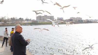 Kemal Çebi: Yüzmeyi bu  gölde öğrendim