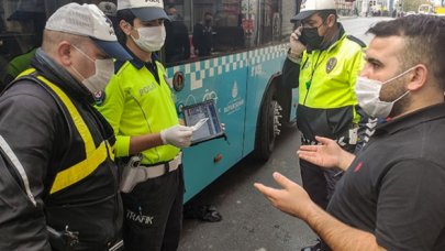 Karantinada olması gereken şoför Beyoğlu'nda yolcu taşırken yakalandı