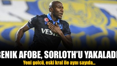 Benik Afobe Sörloth'u yakaladı