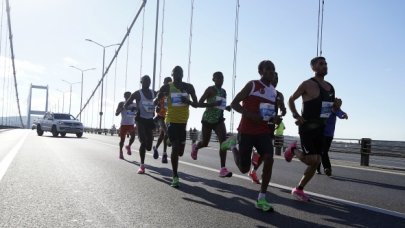 Gençlik Kolları, İstanbul Maratonu'nda "sanal koşu" ile koştu