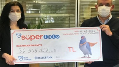 Süper Loto’dan 36.55 milyon lira kazanan talihli çekini aldı