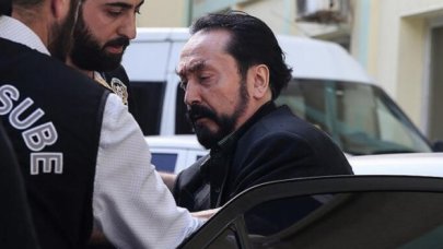 Adnan Oktar davasında savcı duruşmada mütalaasını okuyor