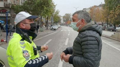 Yayalara yol vermeyen 40 sürücüye, yaklaşık 24 bin lira ceza