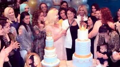 Zahide Yetiş çocuğu için babyshower yaptı