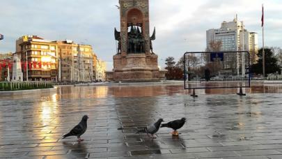 Taksim Meydanı ve İstiklal Caddesi boş kaldı