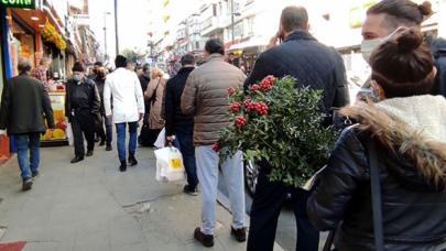 Şişli'de mezeci kuyruğu oluştu