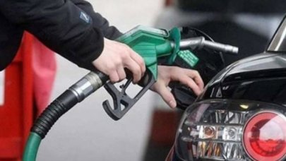 Dün yapılan indirim geri alındı; Benzine 7 kuruş zam geldi