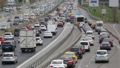 İstanbul'da kısıtlaması öncesi trafik yoğunluğu