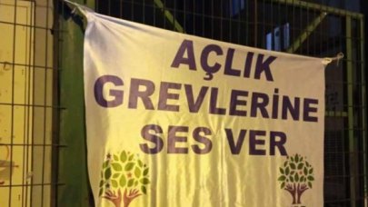 HDP’nin İstanbul ilçe binalarına polis baskını