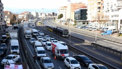 Kısıtlamada şaşırtan trafik