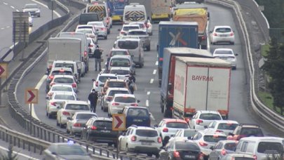 İstanbul'da kısıtlama öncesi trafikte yoğunluk