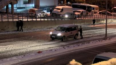 Halkalı'da buzlu yollar ulaşımı aksattı