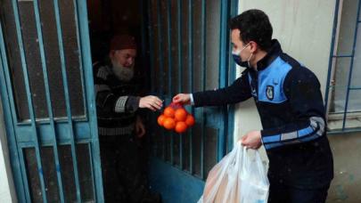 İhtiyaçlılara gıda yardımı