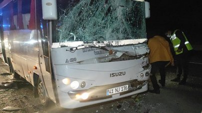 Özel halk otobüsü Kartepe’de kaza yaptı, 6 kişi yaralandı