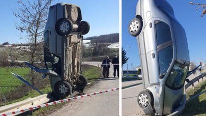 Bariyere çarpan otomobil dik durdu!