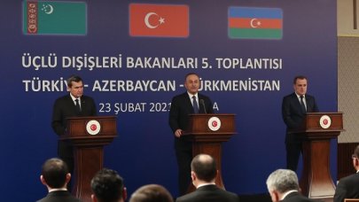 Çavuşoğlu, Azerbaycan ve Türkmenistan Dışişleri bakanlarıyla bir araya geldi