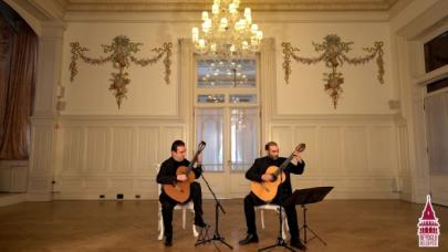 Beyoğlu'nda ayın sazı gitar