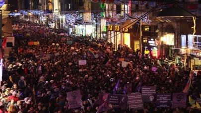 ÇHD İstanbul: 8 Mart Gece Yürüyüşü'ne katılan 10 kadın gözaltına alındı