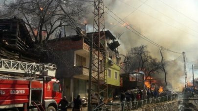 Artvin’deki yangında 60’a yakın ev küle döndü!