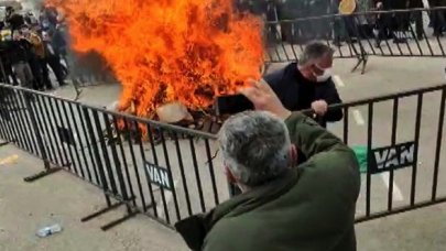 Nevruz ateşi yakan 2 kişi yanmaktan son anda kurtuldu