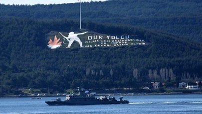 Çanakkale Boğazı'ndan geçen Yunan savaş gemisi dikkat çekti