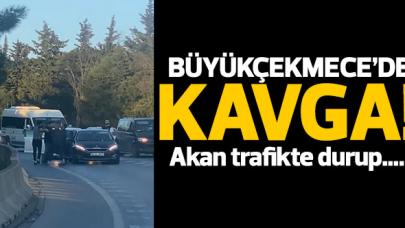 Büyükçekmece'de kavga! Akan trafikte durup...