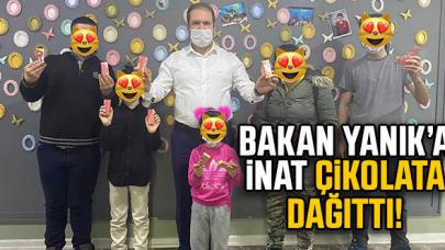 Bakan Derya Yanık'a inat çikolata dağıttı