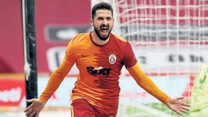 Emre Akbaba'ya yeni kontrat!