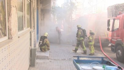 Küçükçekmece'de yeni açılan iş yerinde yangın