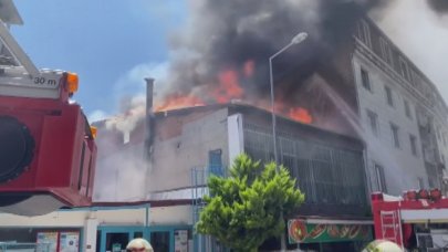 Esenyurt'ta kebapçıda yangın çıktı