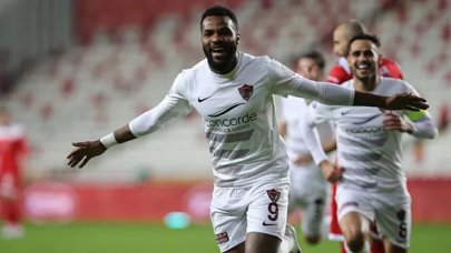 Aaron Boupendza için Fenerbahçe'ye RC Lens şoku