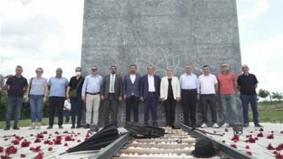 Çorlu tren katliamında hayatını kaybedenler anısına anıt yapıldı