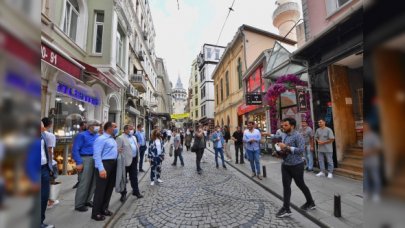 Beyoğlu'nda Büyük Hendek yayalaştırıldı