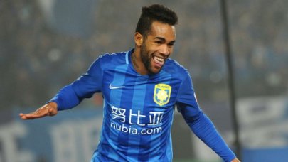 Alex Teixeira Beşiktaş için Al Hilal'i bekletiyor!