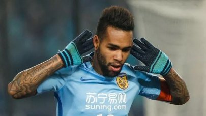 Alex Teixeira'nın cevabı bekleniyor