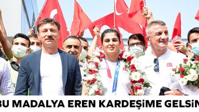 Busenaz Sürmeneli madalyasını şehit Eren Bülbül'e ithaf etti