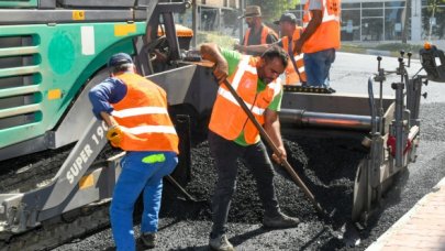 Esenyurt'ta yol çalışmaları devam ediyor