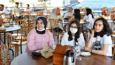 Beyoğlu Belediyesi'nden mezun öğrencilere Boğaz turu!